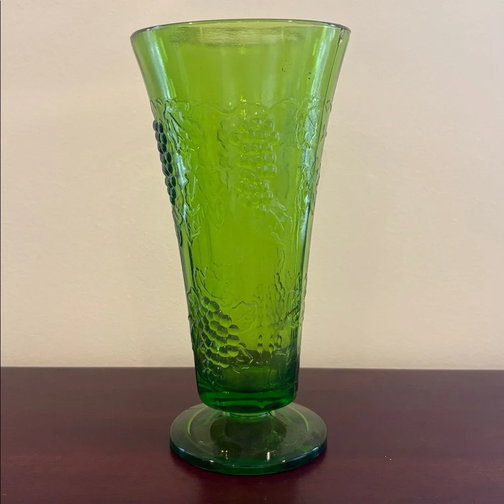 Vintage 1970's Indiana Glass HARVEST GRAPE Green Footed Trumpet Vase - Picture 2 of 6